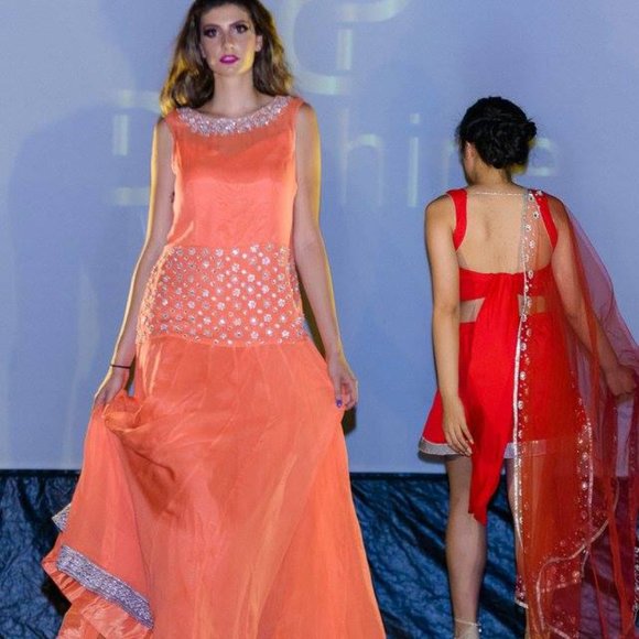 Long Gown - Picture 4 of 7